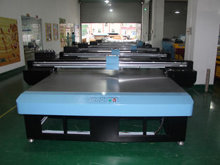 Chine Tissu imprimante UV à plat de 1,5 x de 1.3m Digital avec la tension réglable de la température de bec fournisseur