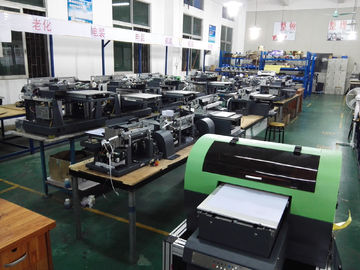 Chine Taille de bureau à grande vitesse Ultraprint de l'imprimante à jet d'encre de CMYKWV A4 pour annoncer l'impression de Signage fournisseur