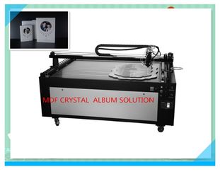 Chine Machine de distribution de colle en cristal automatique pour la couverture/cadre de Cystal faisant la machine fournisseur