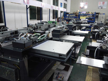 Chine Imprimante à plat UV de bureau d'écran multicolore, imprimante A4 UV pour la production industrielle fournisseur
